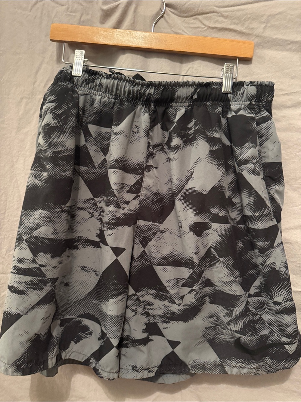 Nike- Men’s Black & Gray Printed Elastic-Waist Shorts